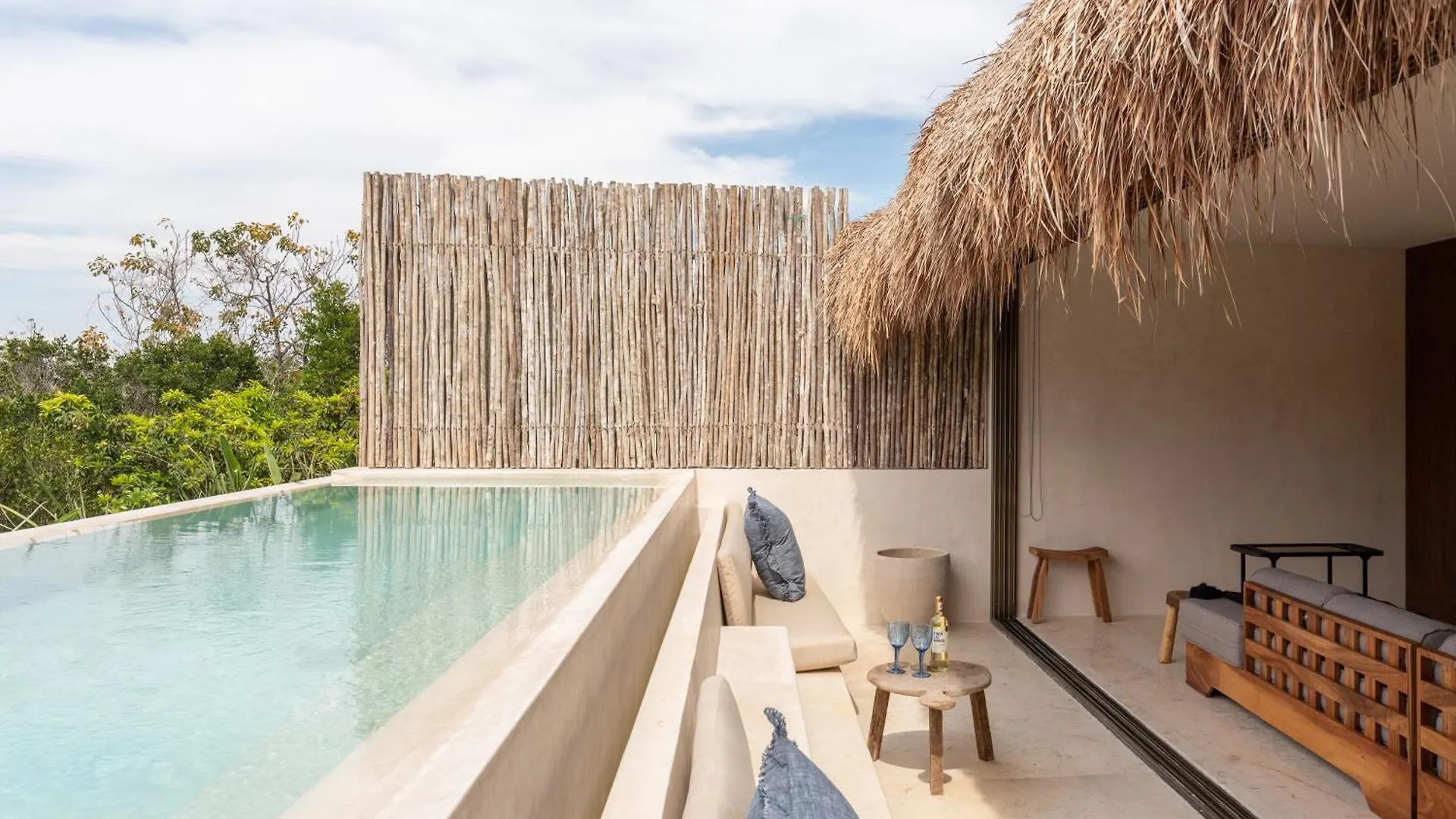 Luxury 2 Bedroom Penthouse - Private Pool - Spa - Sky Jungle Luum Zama contacts